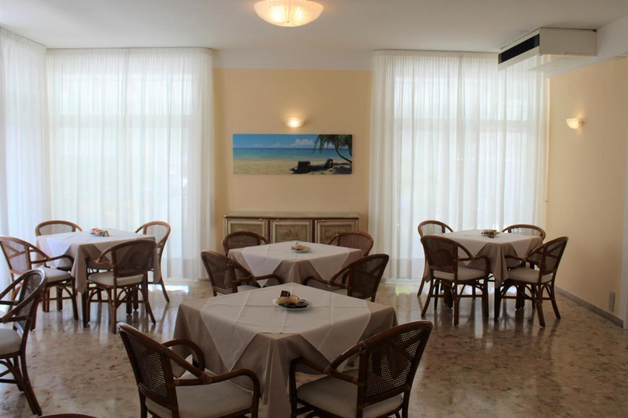 Hotel Palme Park & Beach Included Лидо ди Йезоло Екстериор снимка