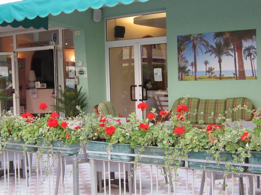 Hotel Palme Park & Beach Included Лидо ди Йезоло Екстериор снимка
