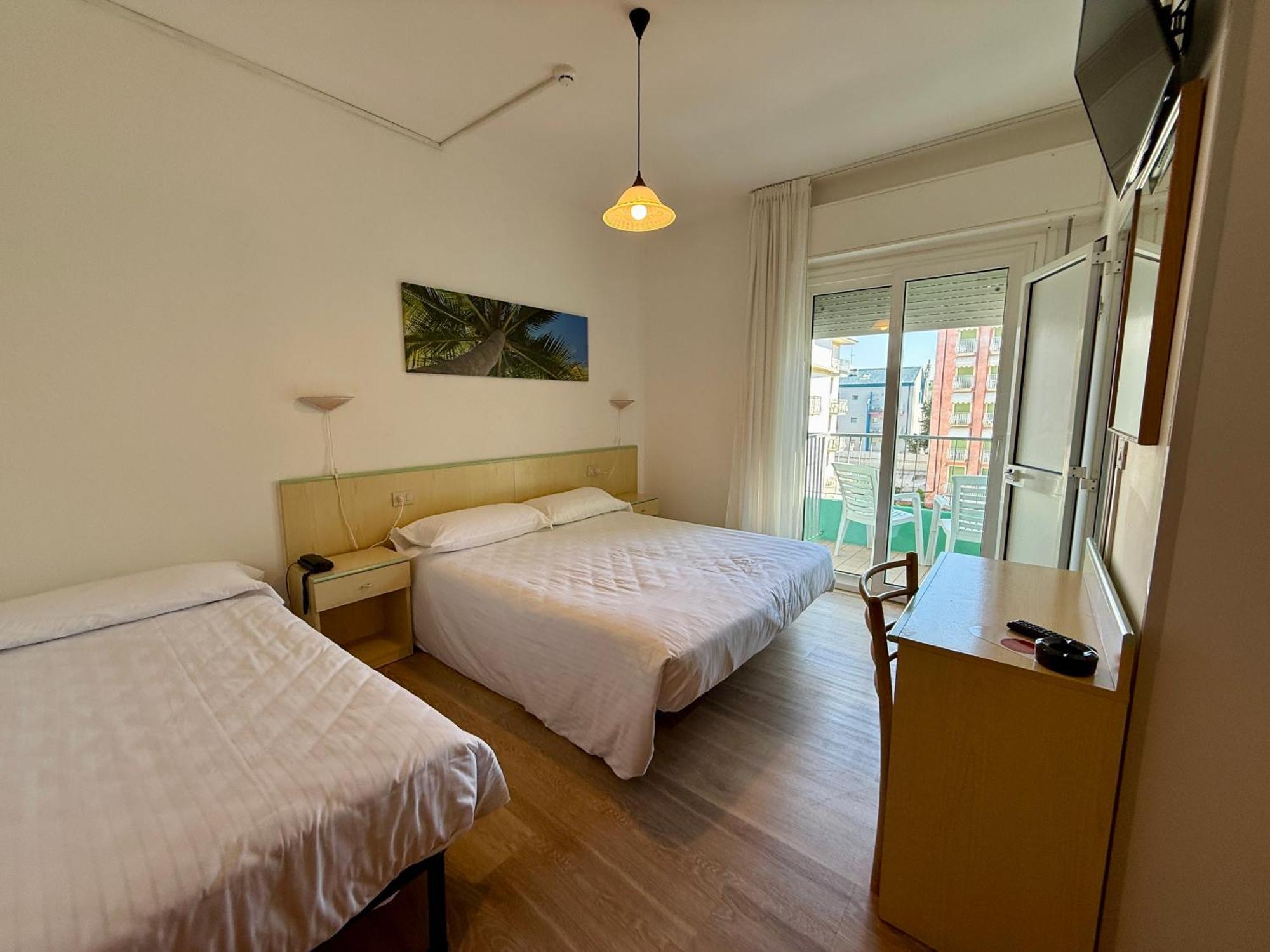 Hotel Palme Park & Beach Included Лидо ди Йезоло Екстериор снимка