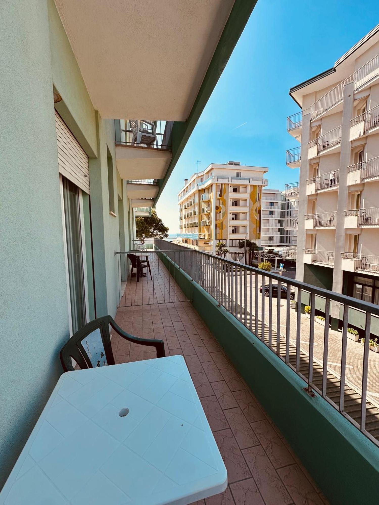 Hotel Palme Park & Beach Included Лидо ди Йезоло Екстериор снимка