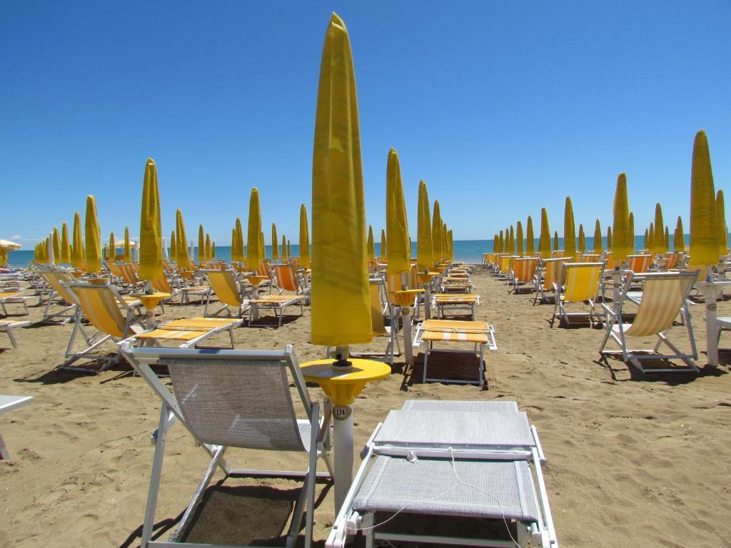 Hotel Palme Park & Beach Included Лидо ди Йезоло Екстериор снимка