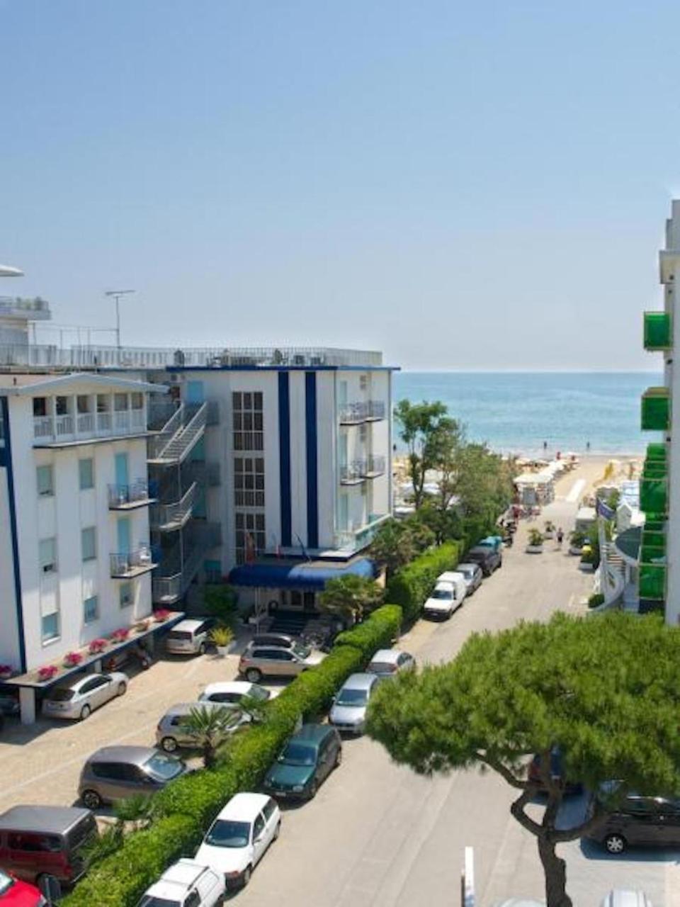 Hotel Palme Park & Beach Included Лидо ди Йезоло Екстериор снимка